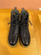 Moshulu Ladies Embossed Lace