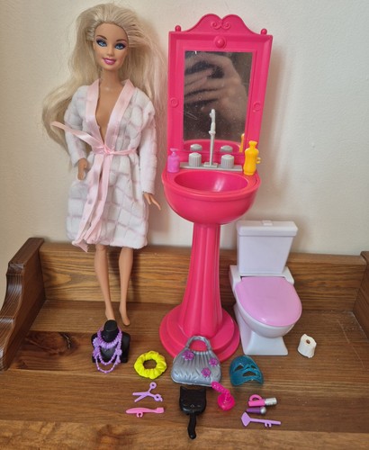 Barbie dolls bathroom - &,