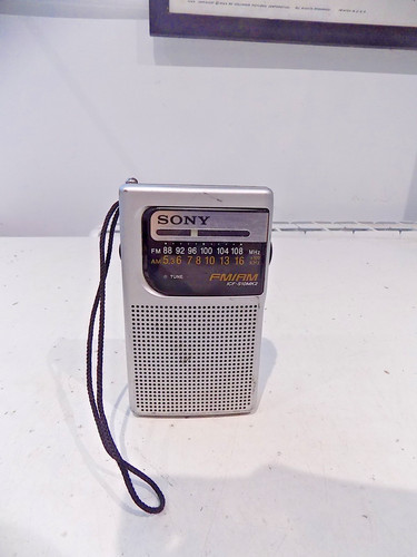 Sony icf s10mk2 handheld - fm,