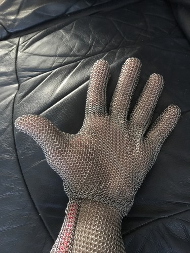 Chain mail butchers glove