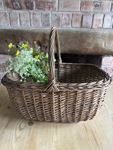 Vintage wicker shopping - vintage,