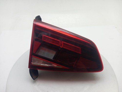 Volkswagen passat tail light - volkswagen,