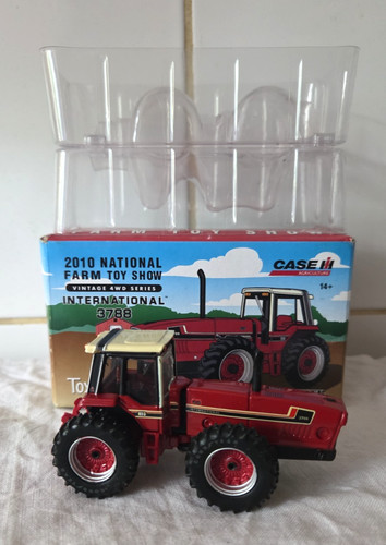 Ertl international 3788 - 1/64,