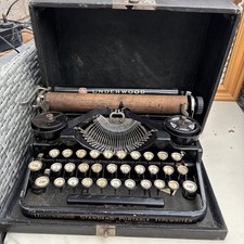 Underwood Portable Typwriter