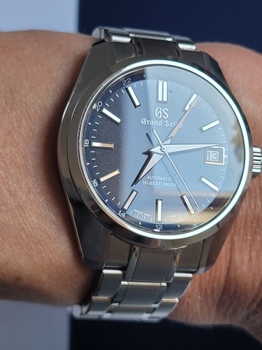 Grand seiko sbgj235 gmt - seiko,