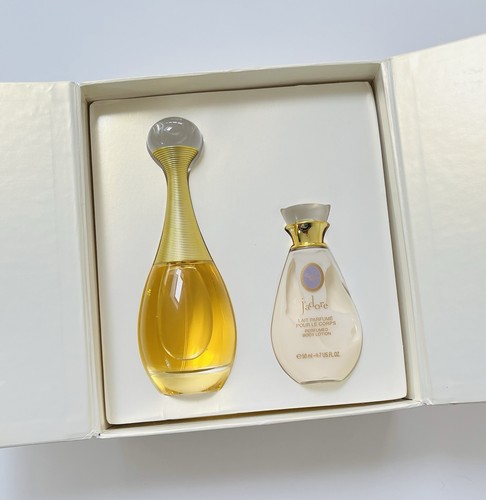 Christian dior j - ✨,