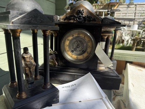 French victorian black - or,