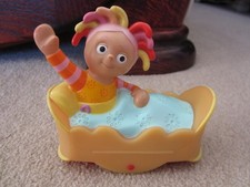 Upsy Daisy bed toy