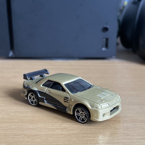 Hot wheels nissan - ,