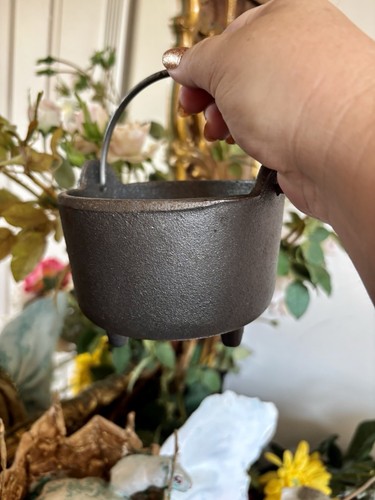 Antique iron cauldrons - 4,