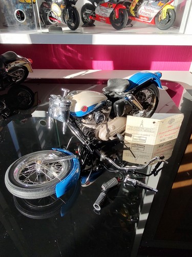Franklin mint 1957 harley - mint,