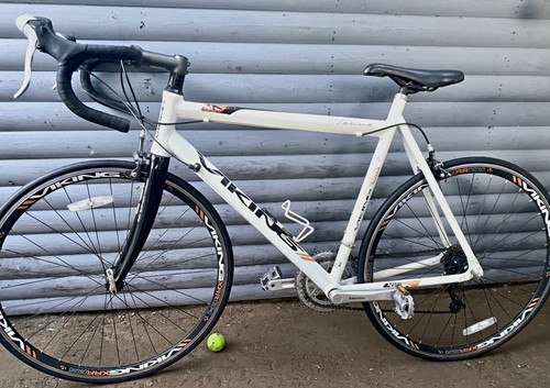 Felt road bike 700c 56cm - felt, white