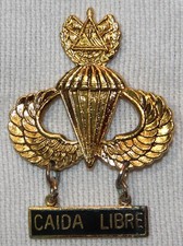 ORIGINAL EL SALVADOR FREE FALL PARACHUTE WINGS BADGE, "CAIDA LIBRE" INSIGNIA