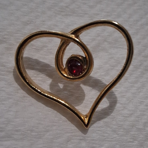 Vtg gold tone - gold, heart