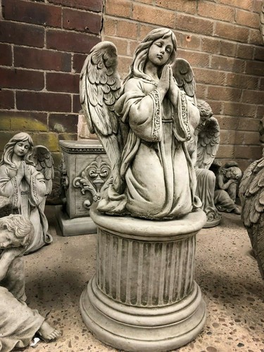 Angel praying with - , plinth
