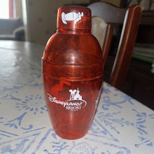 Disneyland Paris Goofy Themed Promotional Cocktail Shaker In Red Plastic.