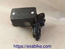 Front brake master cylinder