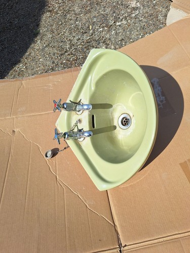 Avocado green corner - green, basin
