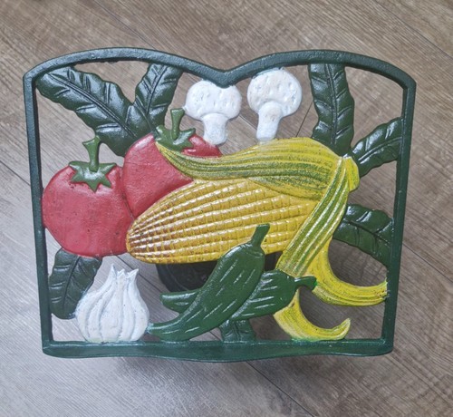 Cast metal vegetable - , themed