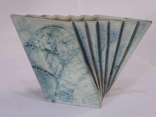 Carn pottery fan vase - carn, z1