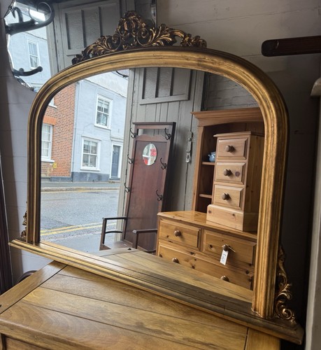 Elegant victorian style gilt - elegant,