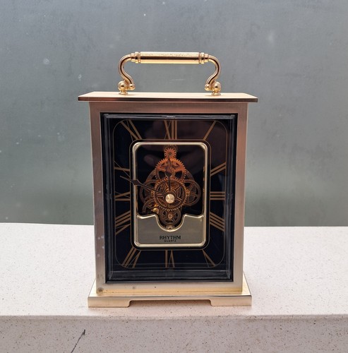 Floating skeleton clock rhythm - floating,