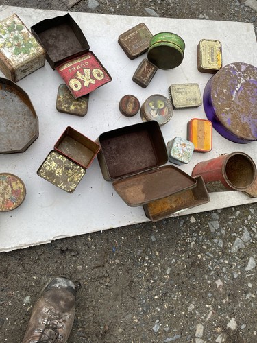 Job lot vintage - vintage, tins