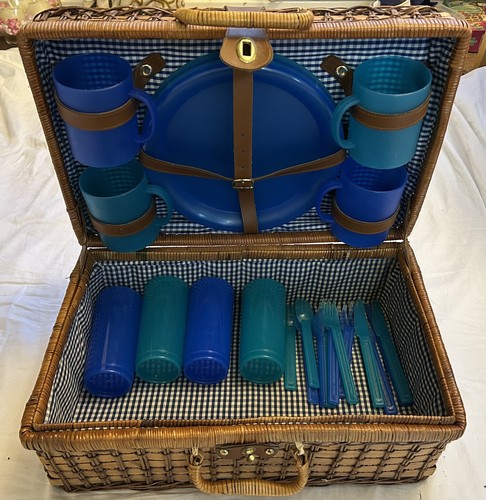 Vintage wicker picnic hamper - wicker,