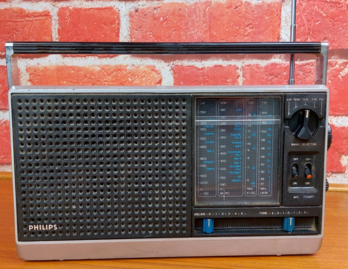 Vintage philips portable radio - philips,