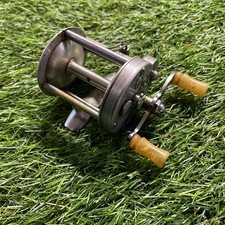 PFLUEGER FISHING REEL NOBBY