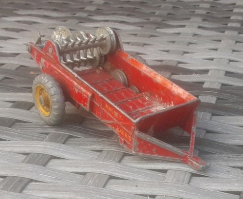 Dinky toys massey harris - dinky,