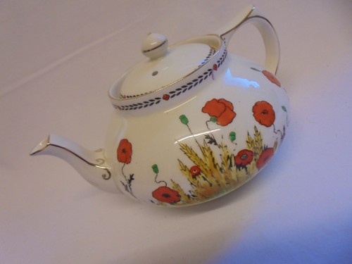 Vintage crown ducal pottery - crown,