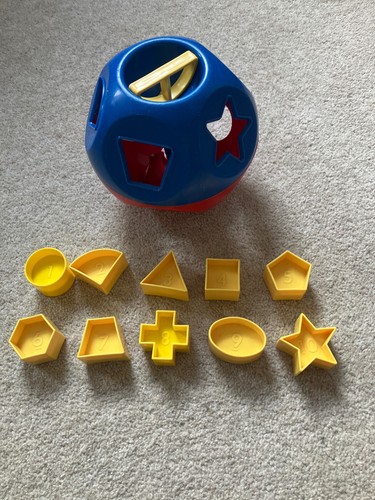 Tupperware shape sorter - , ball