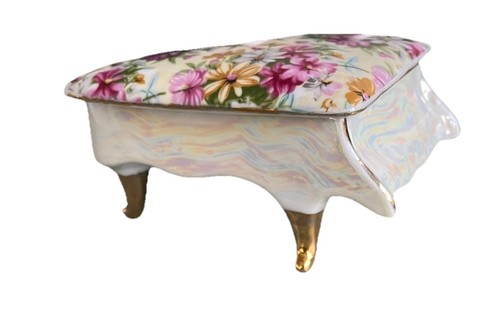Porcelain chintz baby grand - ,