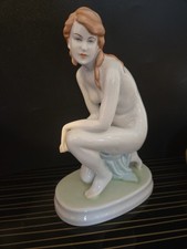 Zsolnay Vintage Pecs Kneeling