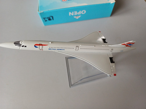 Diecast model airliner - diecast,