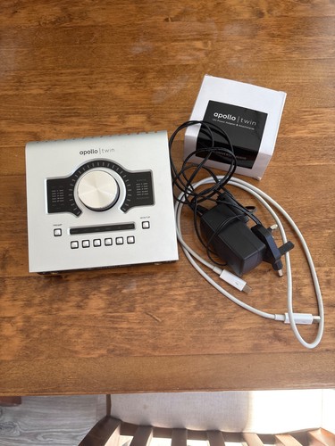 Universal audio apollo - audio, twin