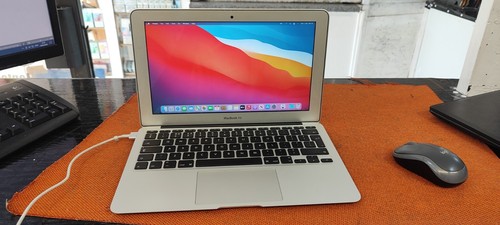 Apple macbook air a1465 - 11",