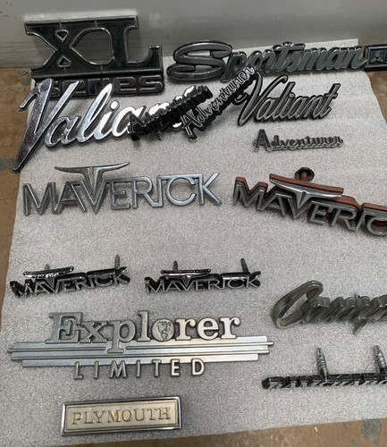 Lot vintage car emblem - of,