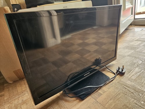 Samsung ue24n4300akxxu smart - samsung,