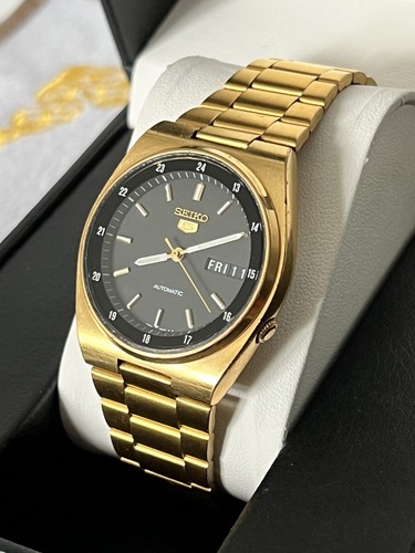 Seiko 7s26 0530 black dial - 0530,