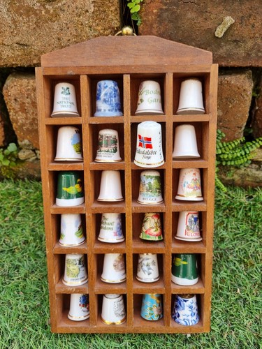 Thimble display case with - , 24
