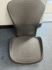 Herman miller Aeron Size B