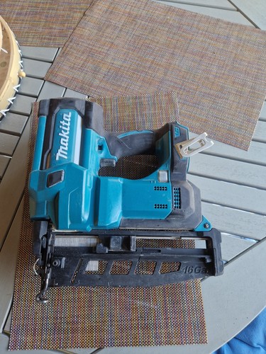 Makita dbn600 18v 16ga - 16ga, finish