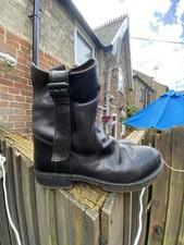 Superb Fly London Black