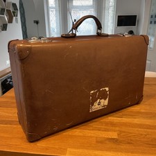 VINTAGE GLOBE-TROTTER