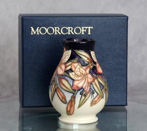Moorcroft peruvian lily - moorcroft, 'peruvian