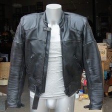 Men’s Size 40 Wolf Black