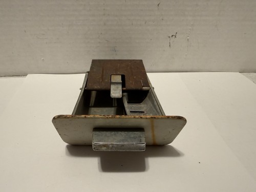 Vintage type ashtray - vw,