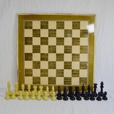 Vintage Ajedrez Stanton Chess Set, Olive Green Chess Board & Pieces Large Size
